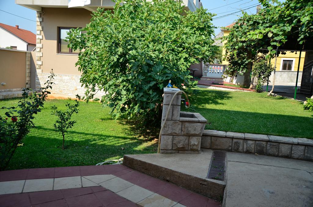 Apartments Leo Требине Стая снимка