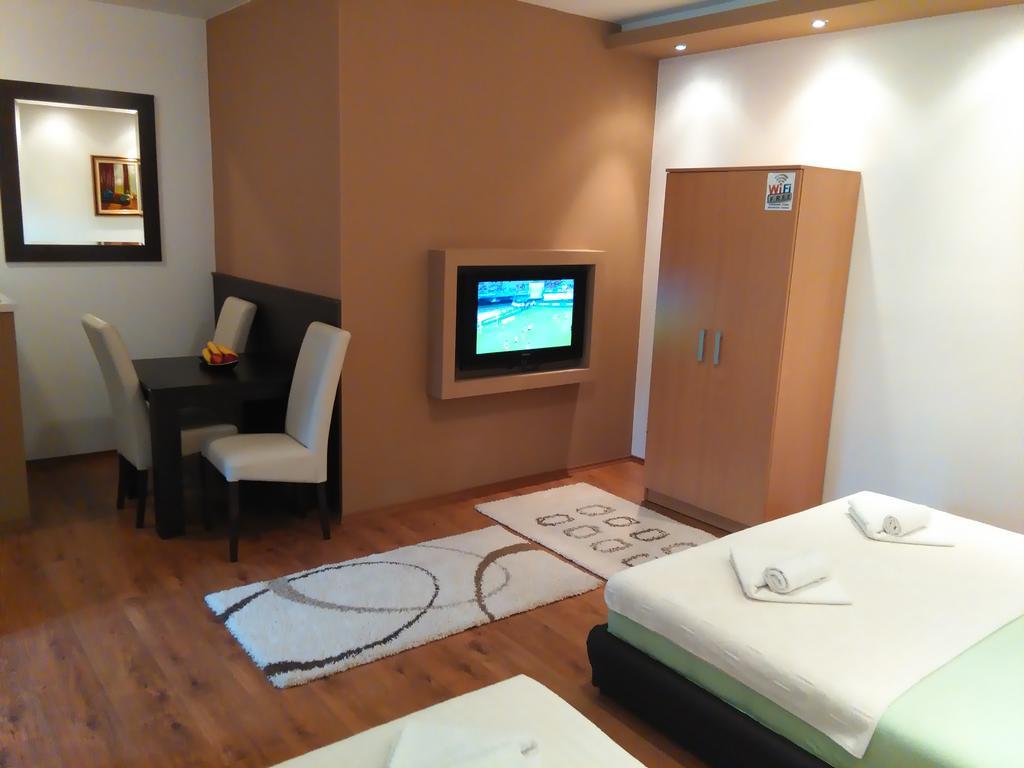 Apartments Leo Требине Стая снимка