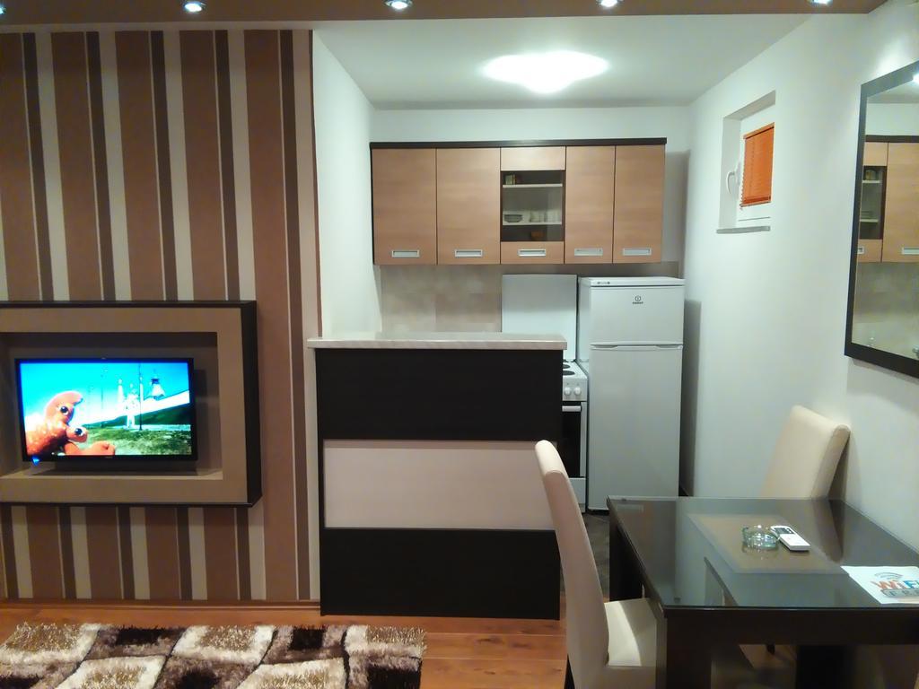 Apartments Leo Требине Екстериор снимка